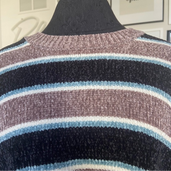 Volcom Long Sleeve Stripe Pullover Sweater Women's Large - Picture 3 of 5